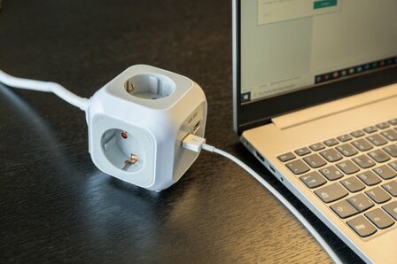 USB-Charger Cube de prises 4x, 1,4m H05VV-F 3G1,5