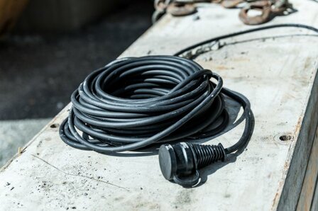 Cordon prolongateur IP44 pour chantiers 25m H07RN-F 3G1,5 noir