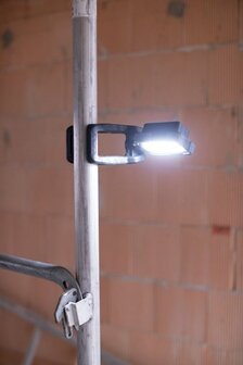 Projecteur mobile a batterie LED CL 1050 MA, 950lm, IP65