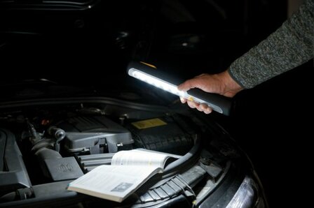 Lampe torche HL 300 AD rechargeable, avec recharge rapide par dynamo