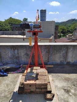 Grue de chantier 500kg 25m electrique 230V Rotation a 360&deg;