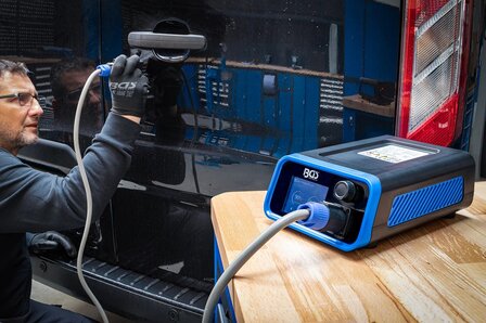 Appareil de debosselage par induction