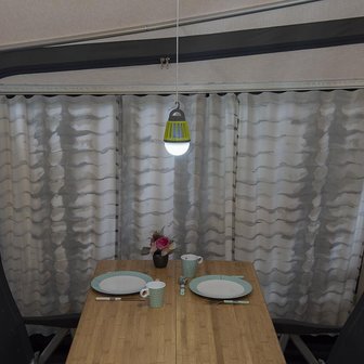 Camping- Lampe a insectes 2 en 1 rechargeable 8,8 x 12,5 cm