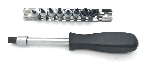 Jeu de 10 embouts Torx TS 5-pans perces