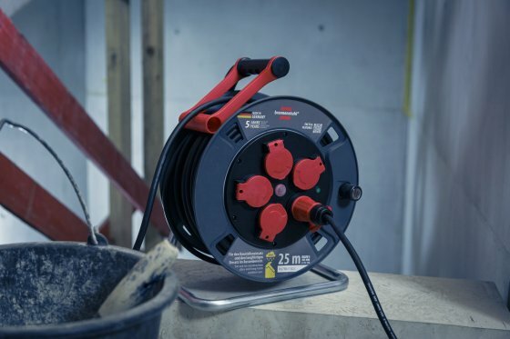 Enrouleur de cable professionnel 300 KU 2200 IP44, 25m H07RN-F 3G2.5