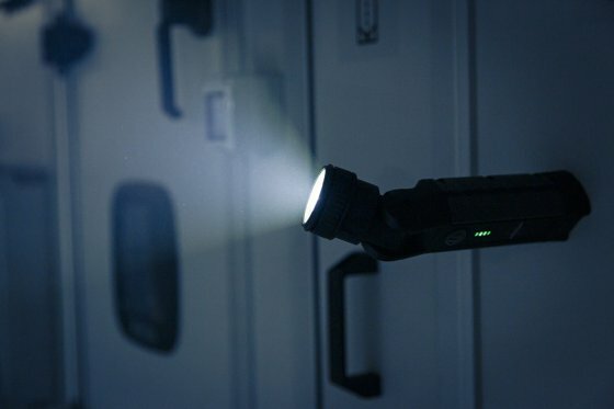 Professional Lampe Torche LED rechargeable TL 1000 ACW, 1000 lm, IP54