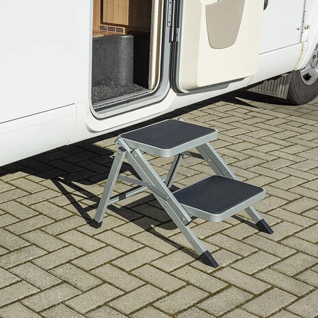 Marchepied pliable a 2 marches