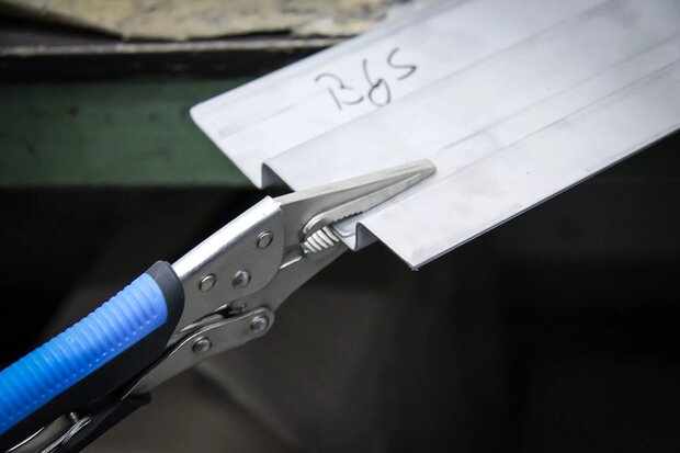 Jeu de pinces etau (carrosserie) 16 pieces