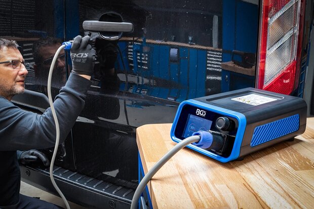 Appareil de debosselage par induction