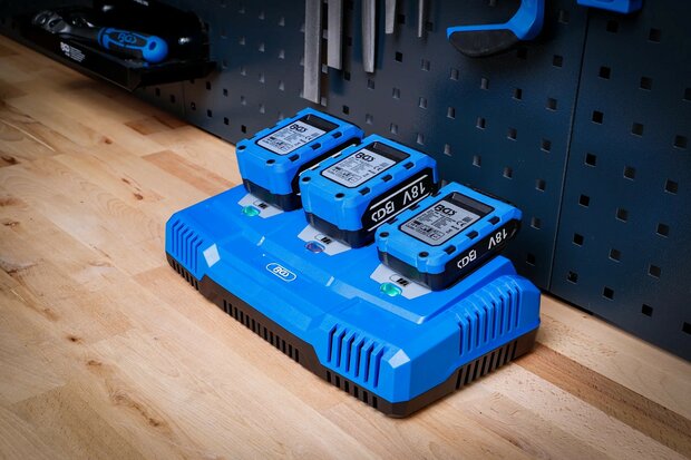 Chargeur multiple 3 x 2,5 A 18 V
