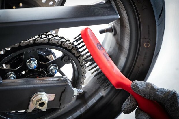 Brosse a main avec manche fil d'acier 4 rangees 260 mm