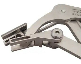 Pince de demontage pour clips de porte