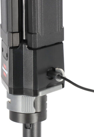 Lampe de chantier LED rechargeable avec trepied, 2500 lm, IP65