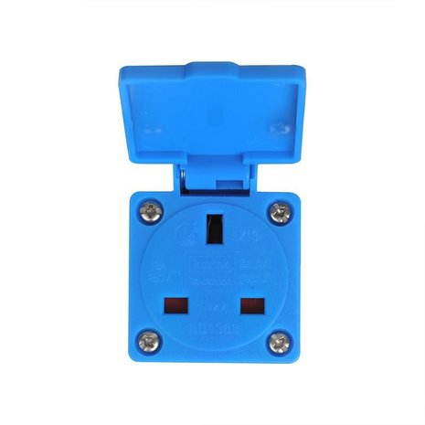 Adaptateur de prise CEE vers prise britannique